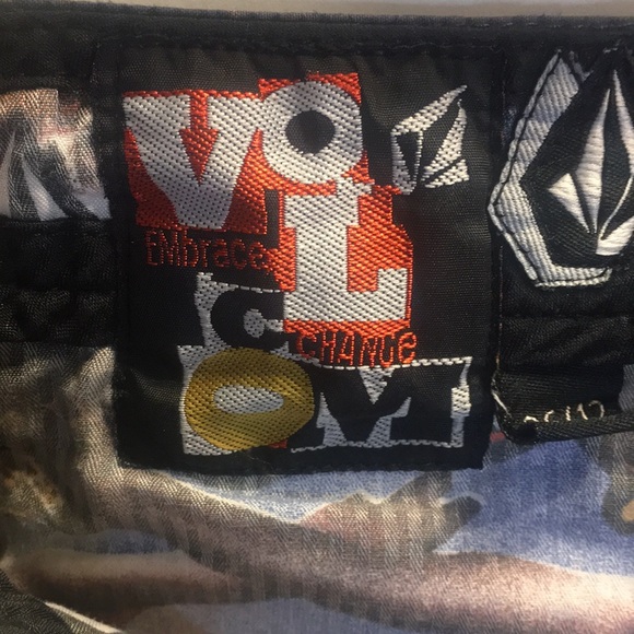 VOLCOM BOARD SHORTS SIZE 26/12 - Picture 6 of 7